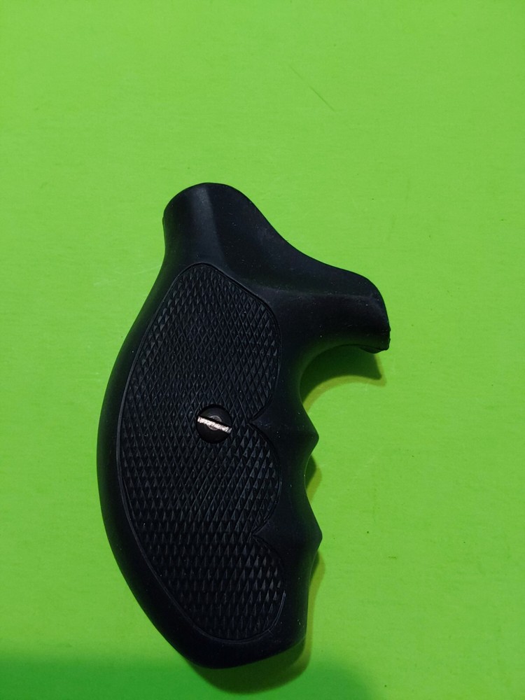 Uncle Mikes #59007 Smith & Wesson Combat Grips for S&W J Frame Round Butt EXC.