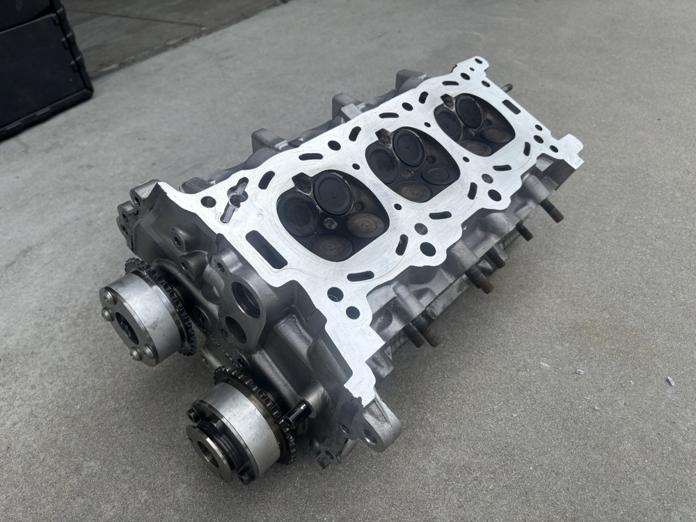 Kia 3.3L Cylinder Head Assembly with Camshaft & Phasers for Sorento Sedona Cadenza