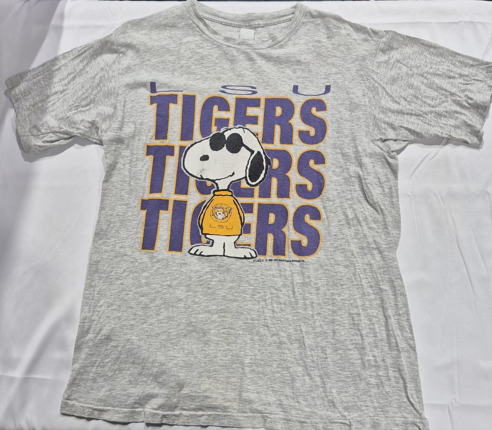 Vintage  Unique Peanuts Snoopy T shirt Joe cool Artex LSU Tigers single Stitch L