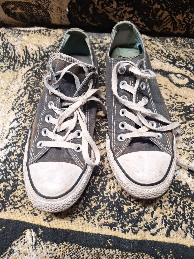 womens shoes Converse Size 8