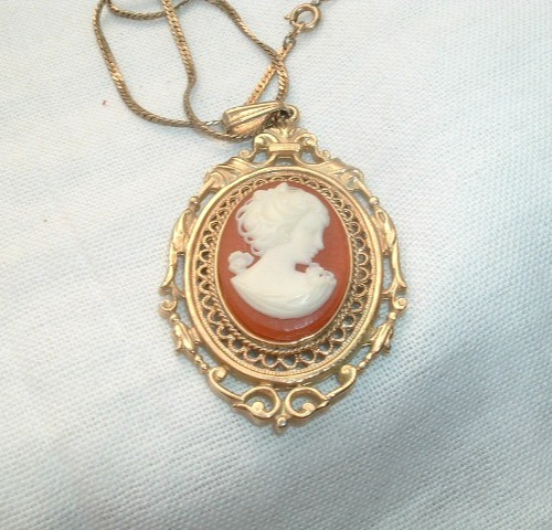 Vintage Estate 12K Gold Filled Cameo Pendant 12K Gf Chain Necklace