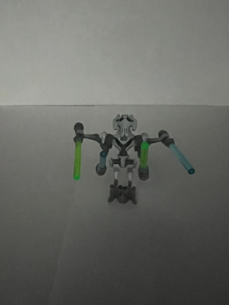 New Sealed Star Wars General Grievous Lego Figure FREE SHIPPING 4 light sabers