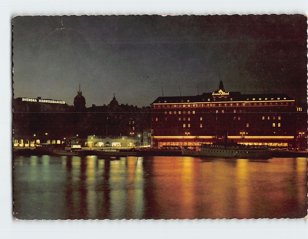 Postcard Grand Hotell i kvällsbelysning Stockholm Sweden