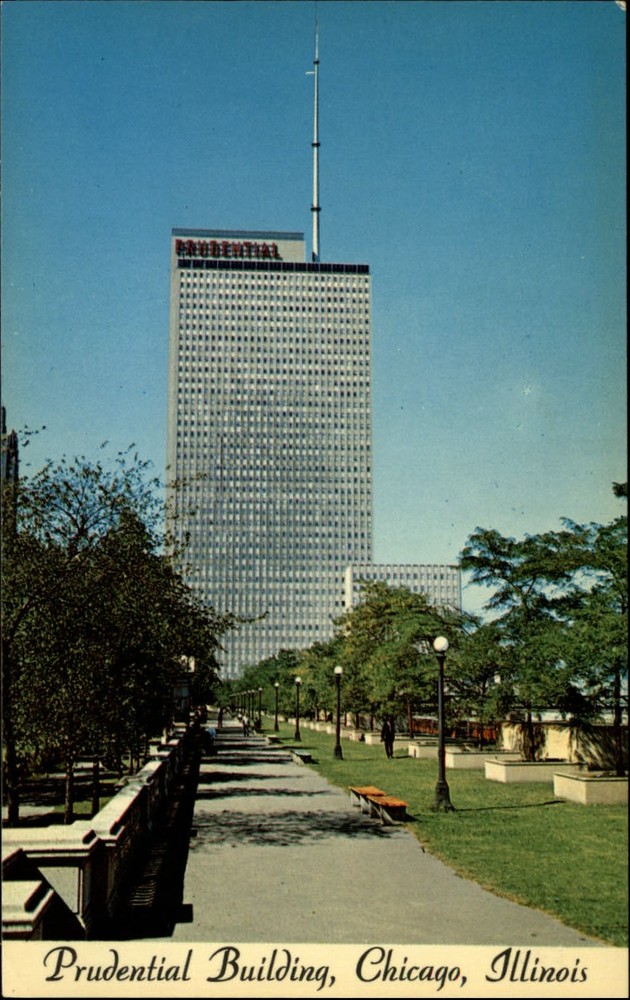 Prudential Building Chicago Illinois vintage postcard s174
