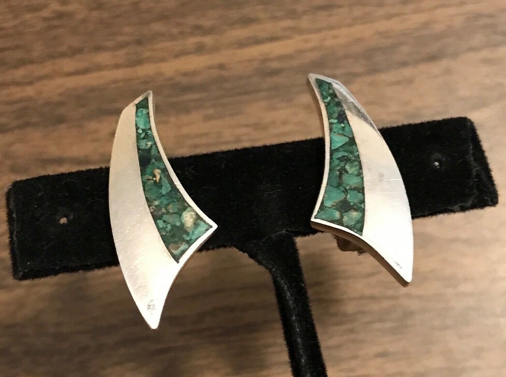 Taxco Mexico Vintage 925 Sterling Silver Crushed Turquoise Clip On Earrings