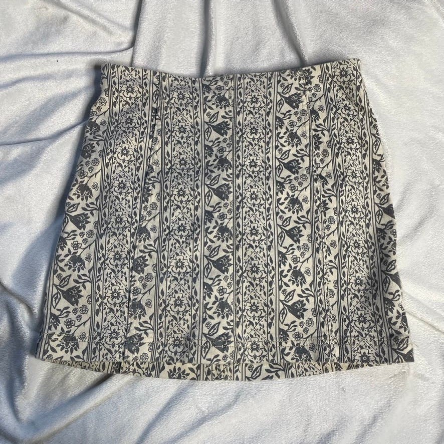 Free People Modern Femme Zip-Up Mini Skirt in White and Black Size 8