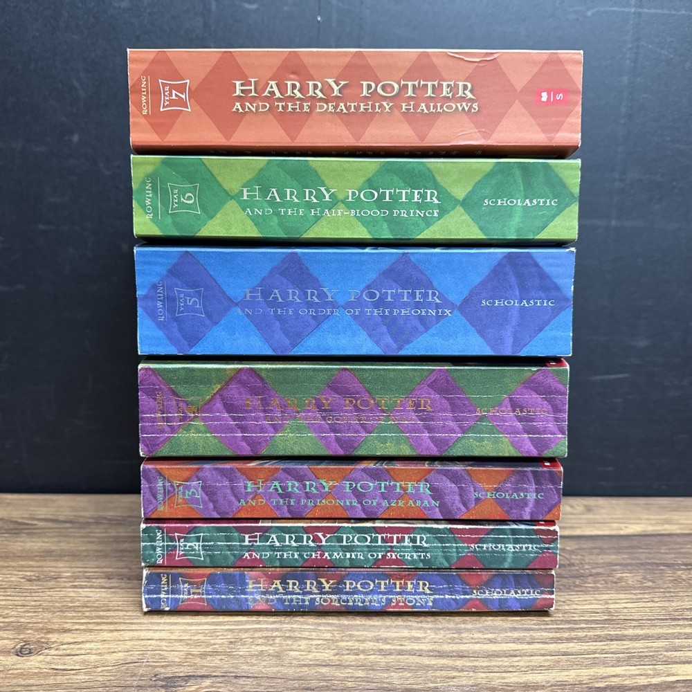 Harry Potter - Complete Set of 1-7 Paperbacks- J.K. Rowling - Scholastic