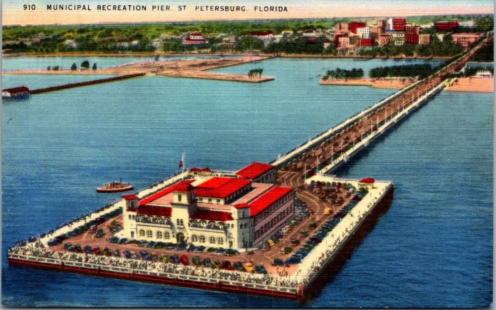 Vintage Linen Postcard St. Petersburg Florida Municipal Recreation Pier 1930s
