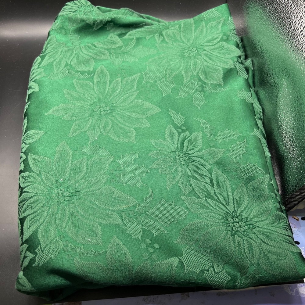 Jacquard Green Oval Tablecloth JCPenney Home Collection 55% Cotton 45% Polyester