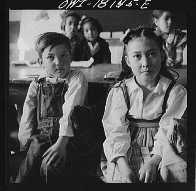 Photo:Questa New Mexico Spanish-American Grade School Students 1930s