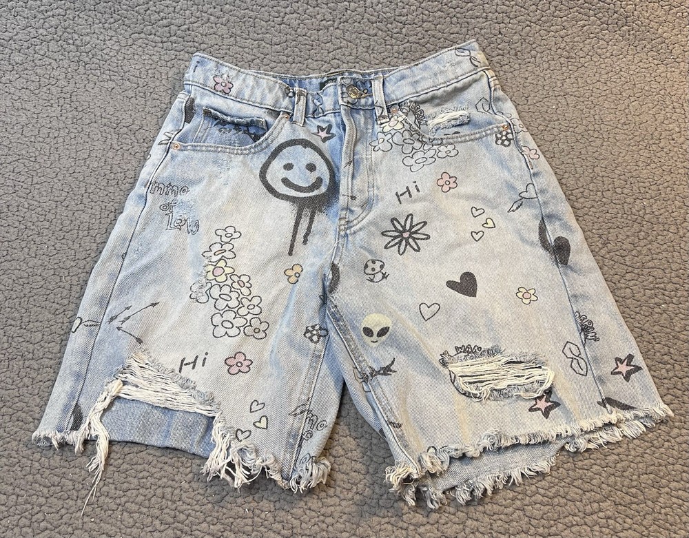 Wild Fable Womens Doodle Jean Bermuda Shorts Size 2 Light Wash Hippie Printed