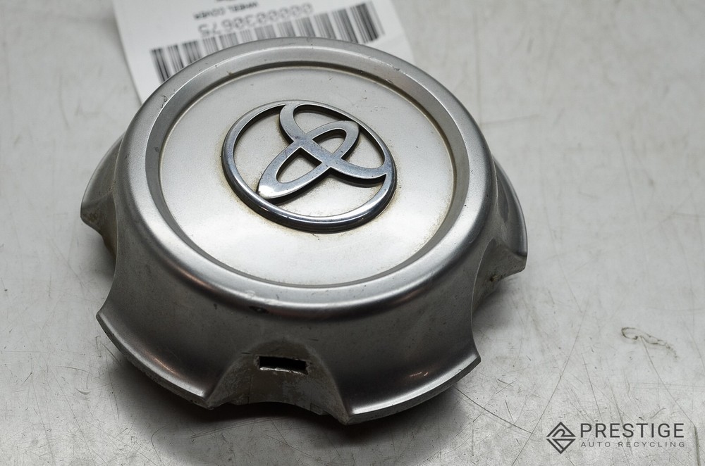 1998-2002 TOYOTA LANDCRUISER WHEEL COVER CENTER CAP OEM