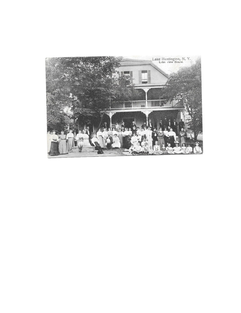 1907 B&W Lake Huntington, N.Y., Lake View House, People