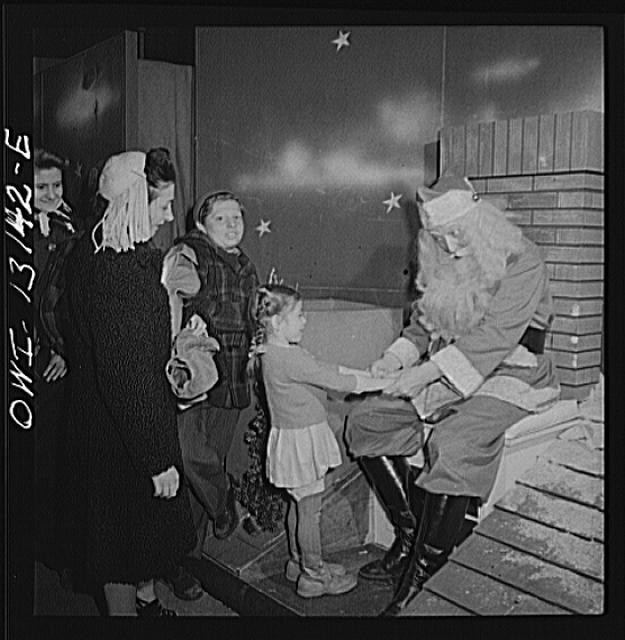 Photo:New York NY Macy's Dept Store Santa Claus Children 1930s Christmas