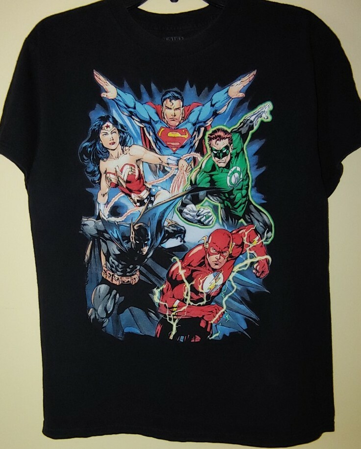Justice League DC Comics T-Shirt - Size M
