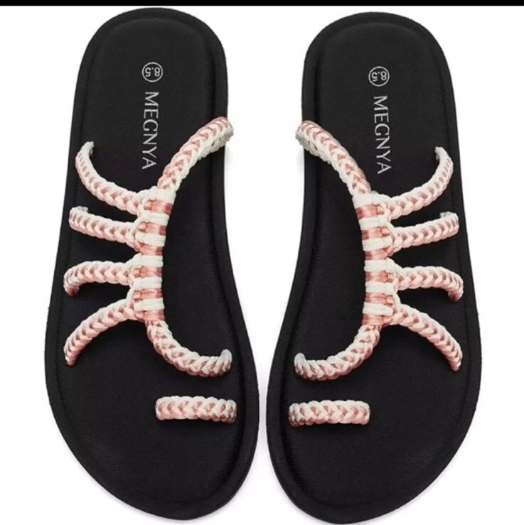 NWOT Women’s MEGNYA Yoga Mat Foam Sandal Size 9