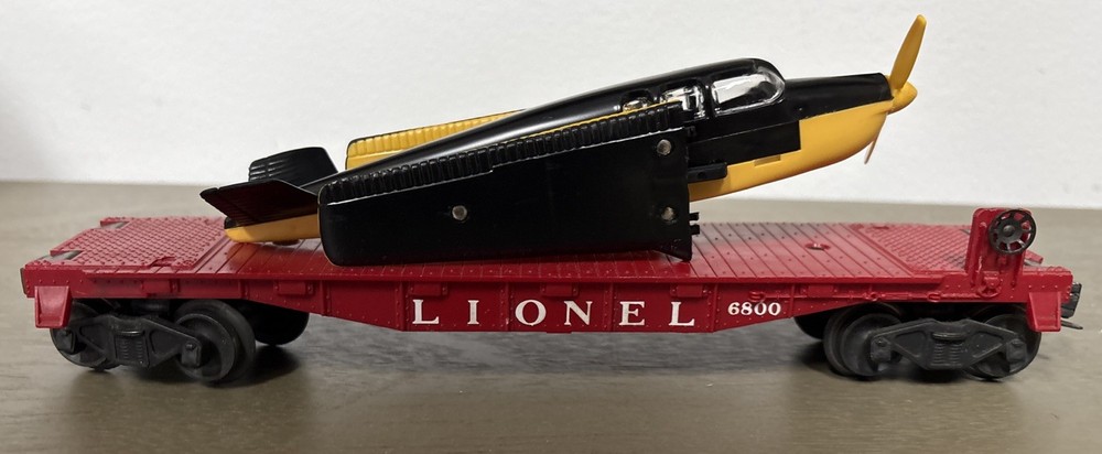 Vintage Lionel 6800 Flat Car (6424-11) with Airplane (6800-60) Post War VG Cond