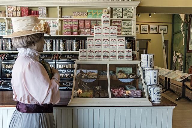 Photo:Dayton Ohio Frank Hale Grocery Store 2016 Miami City display scene