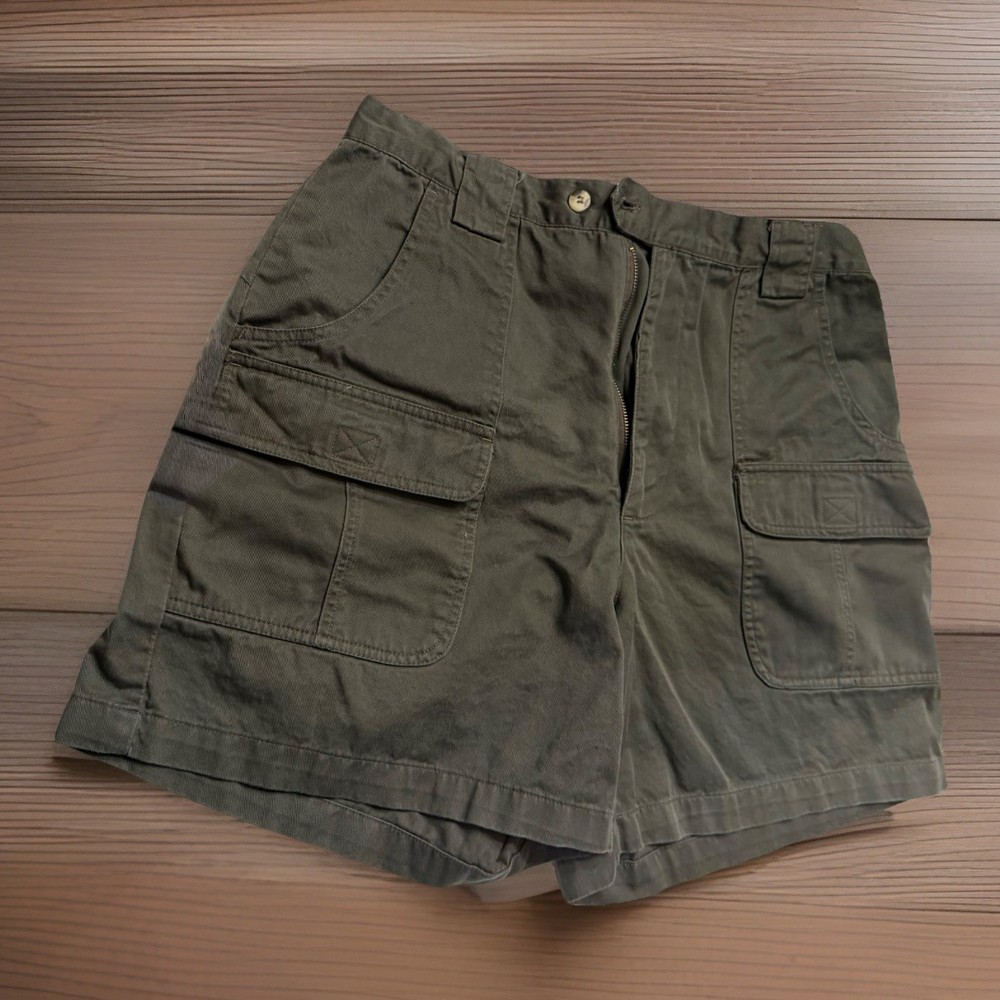 DRESS BARN - Green/Khaki Color Cargo Shorts, Women’s Size 14, 6” Inseam.