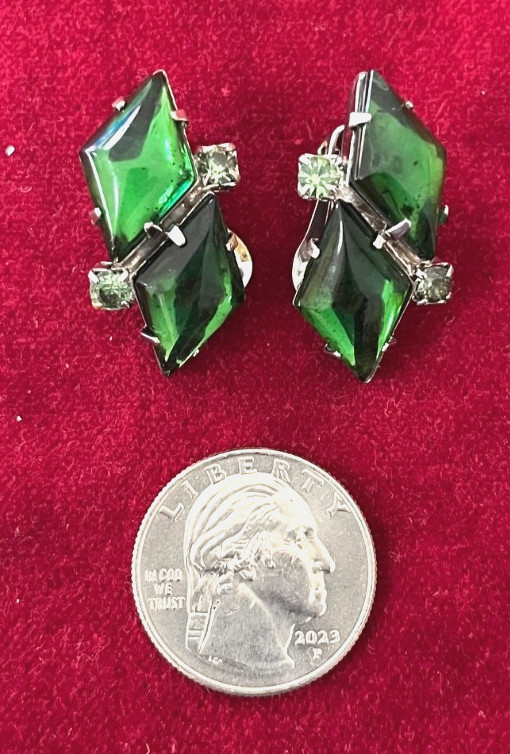 Vintage Green Rhinestone Clip On Earrings - Prong Set
