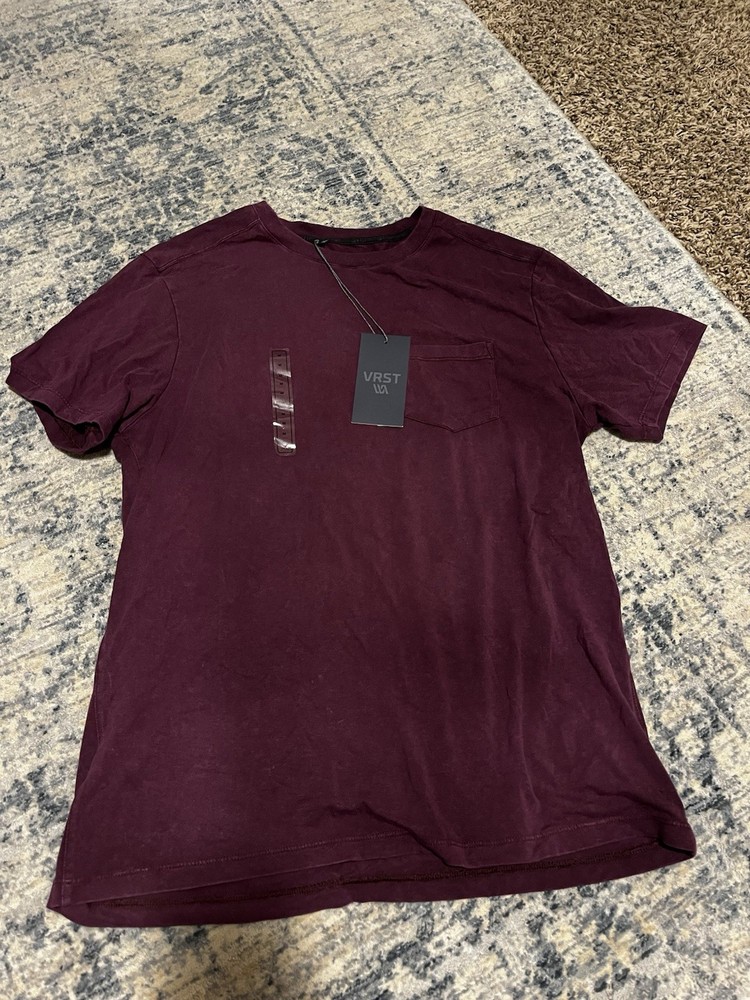 Men’s VRST Short Sleeve Essential Pocket Tee Dark Cranberry Size M