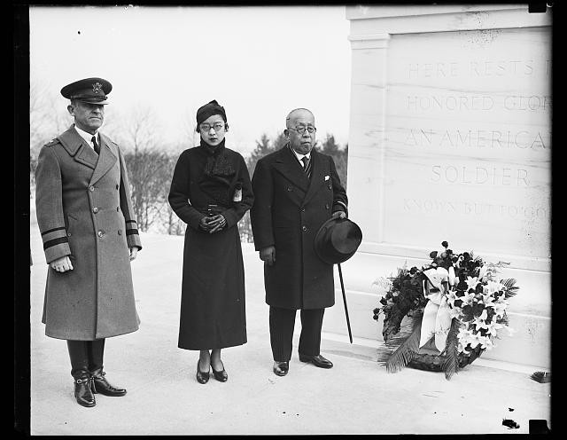 Arlington National, Group placing wreath at Tomb of the Unknown Soldier