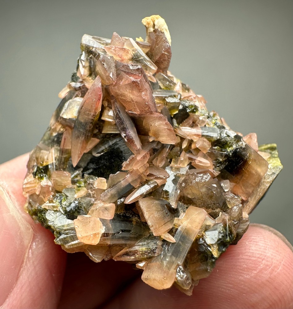 109 Ct. Full Terminated Rare Mangano Clinozoisite Crystals Bunch @Afg