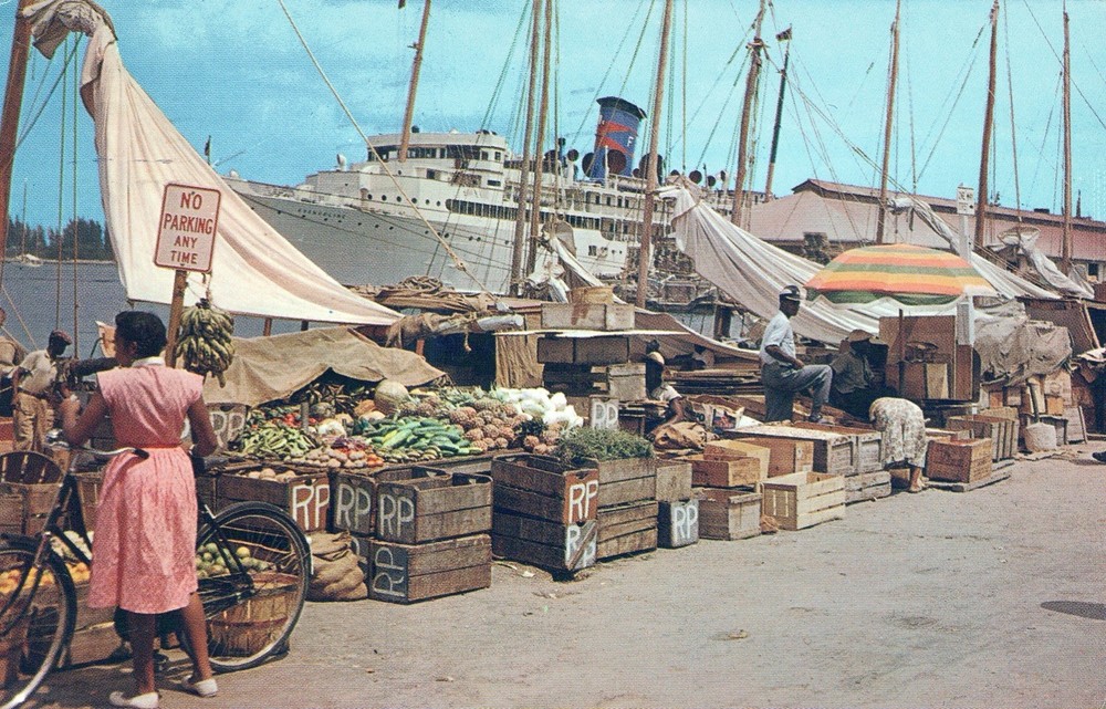 Nassau In The Bahamas Waterfront Market 1960’s Postcard
