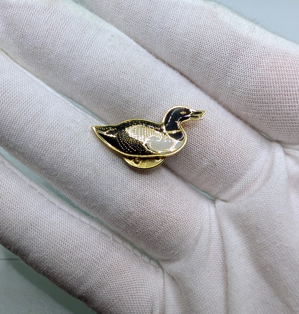 Vintage Loon Enameled Gold Tone Animal Lapel Pin