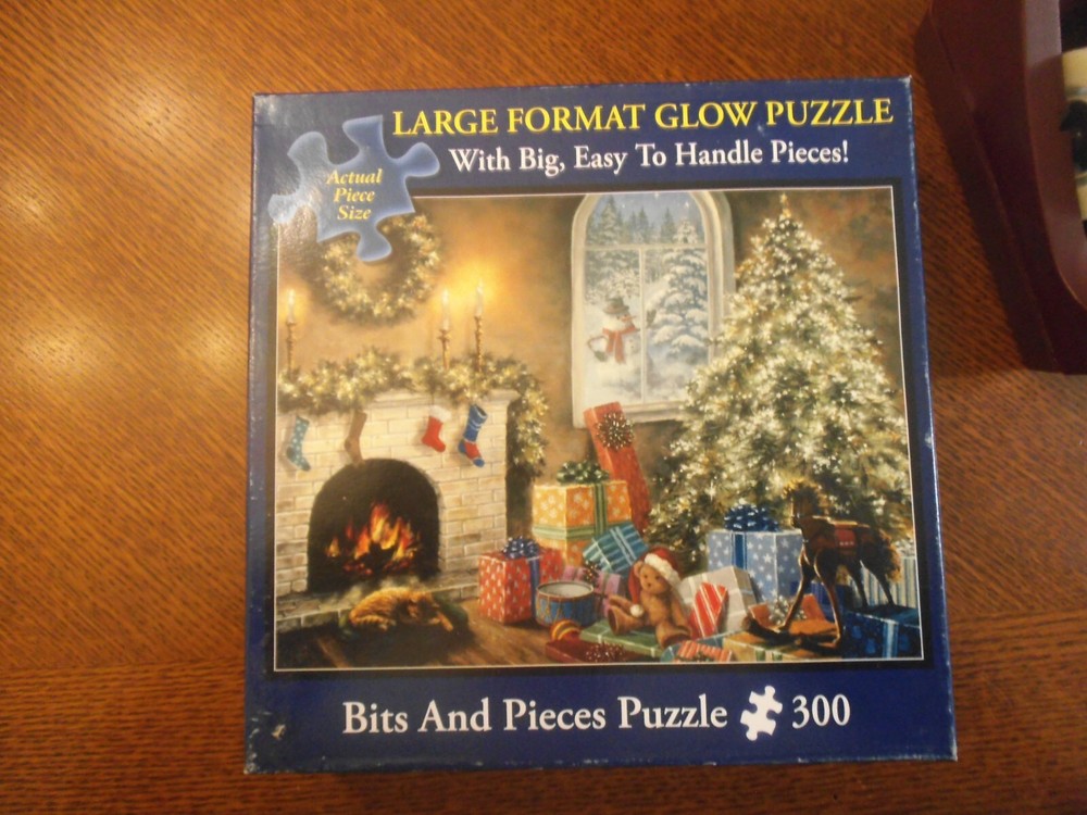 BITS AND PIECES: NOT A CREATURE WAS STIRRING 300 Piece Glow In The Dark Puzzle