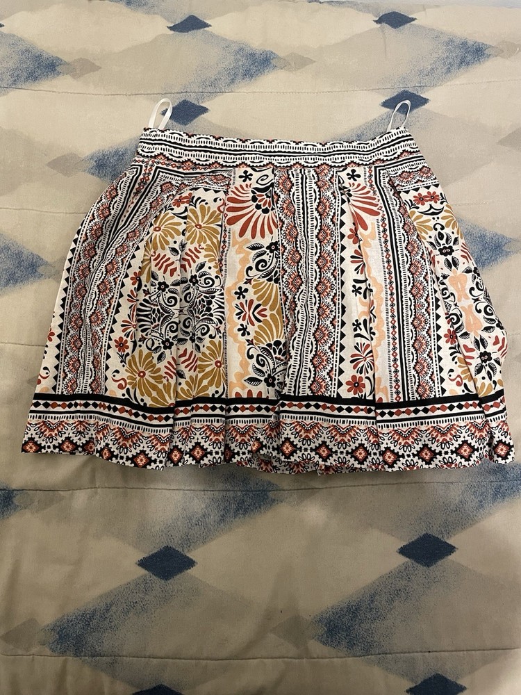 Avec Les Filles Woman’s Floral Skirt Size 8