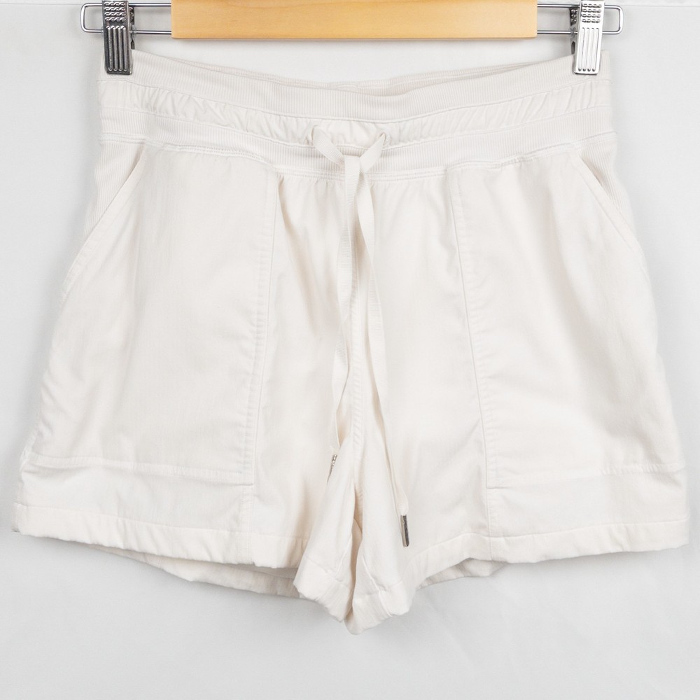 Lululemon White Athletic Shorts 4 Women's Lightweight Tenniscore Coastal Beachy
