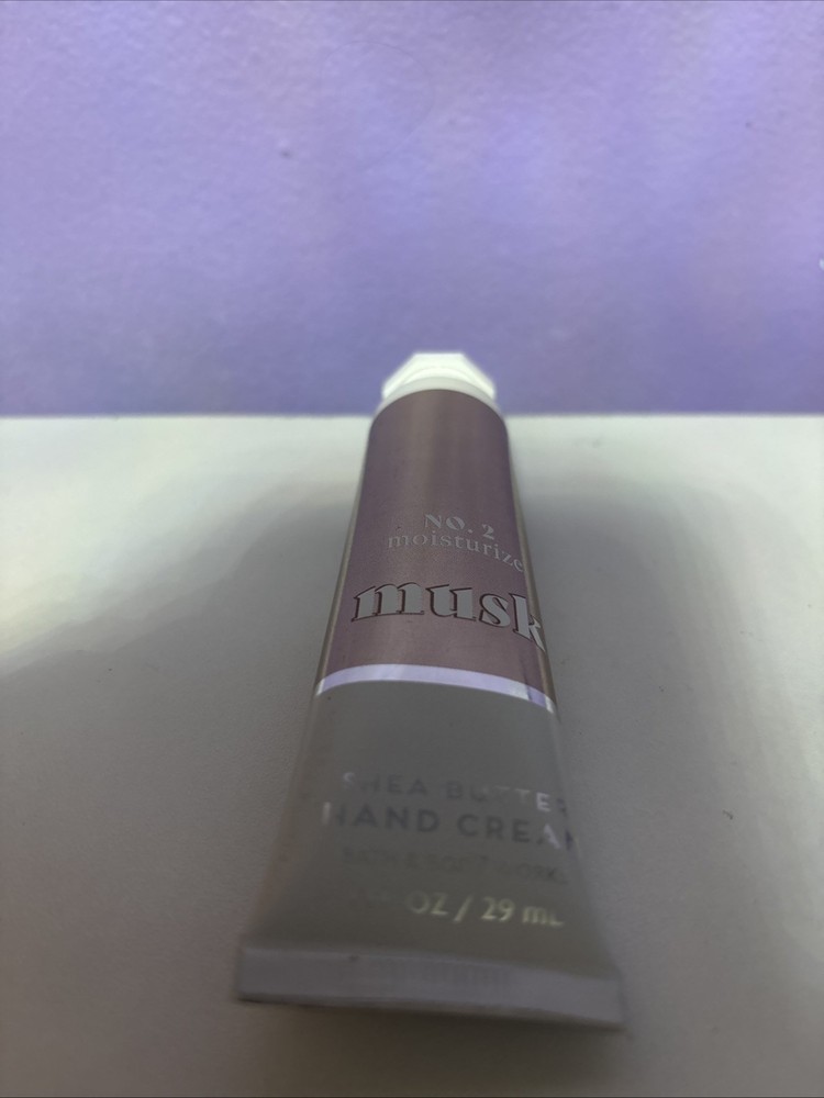 Bath & Body Works Hydrating Musk Scented Hand Cream