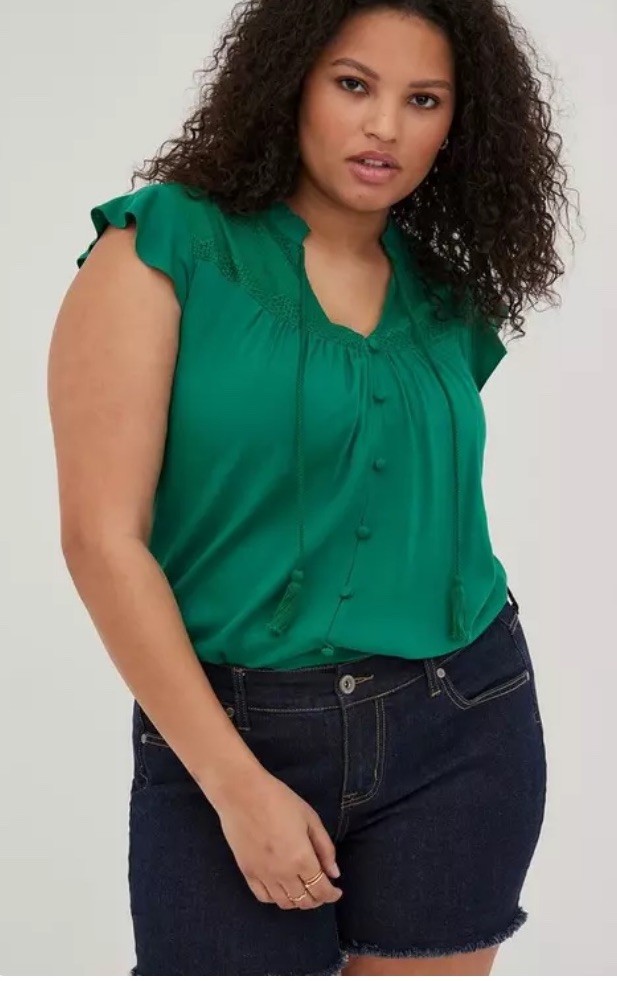 Torrid Green Flutter Sleeve Button Front Blouse Rayon Crochet Detail Size 1X