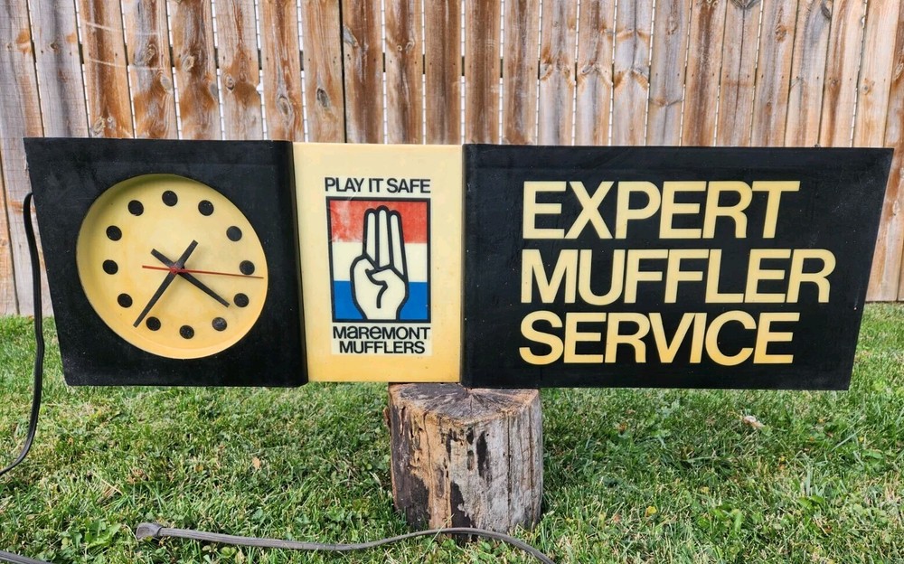 VINTAGE MAREMONT MUFFLERS AUTOMOTIVE DOUBLE SIDED LIGHTED CLOCK 39