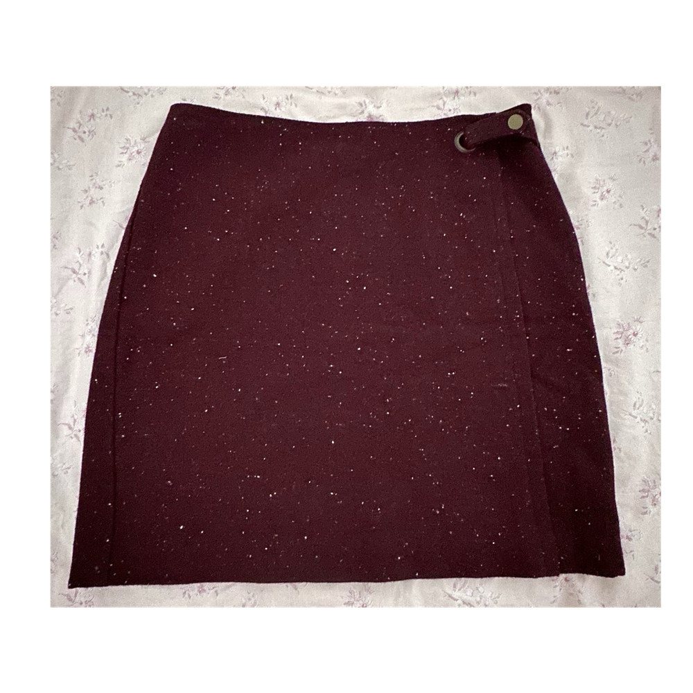 Banana Republic Burgundy Wool Tweed Short Skirt Button Accent Size 2