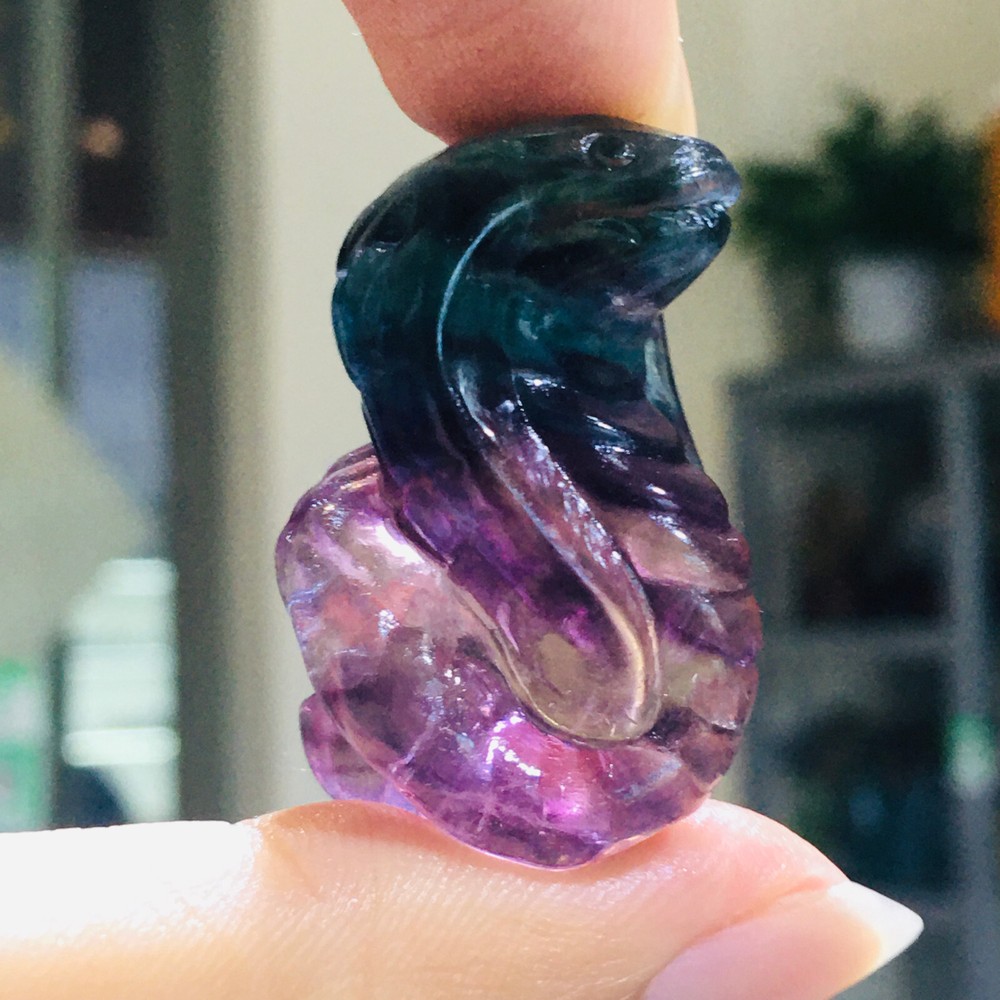 Natural Fluorite Cobra Quartz Skull Crystal Specimen for Reiki Healing 1PC