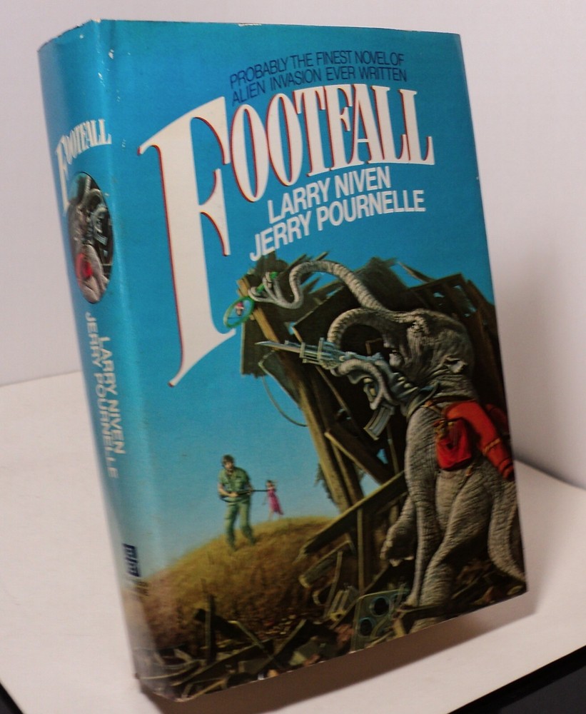 Footfall by Larry Niven & Jerry Pournelle - Science Fiction Book Club ed