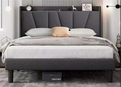 Baxton Studio Abbie Traditional Velvet Fabric Bed - Light Blue