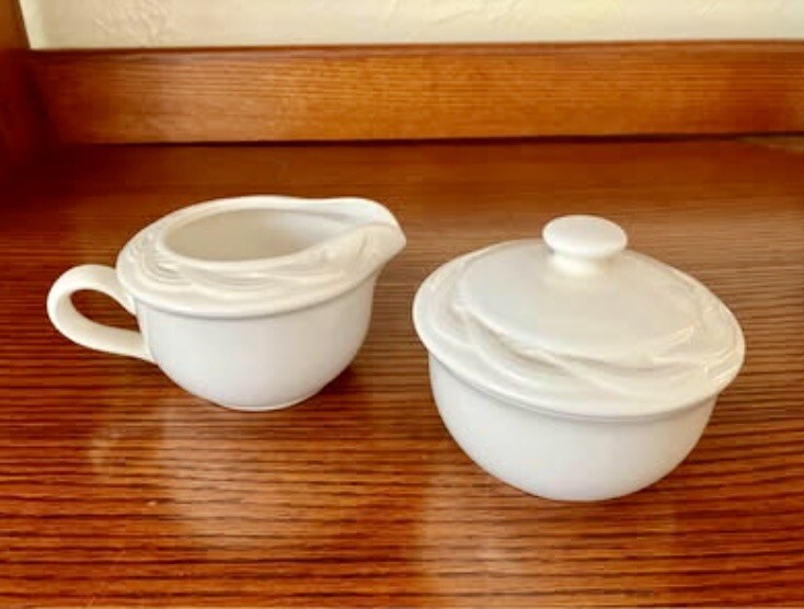 Pfaltzgraff Acadia 2-Piece White Creamer and Sugar Bowl Set-image