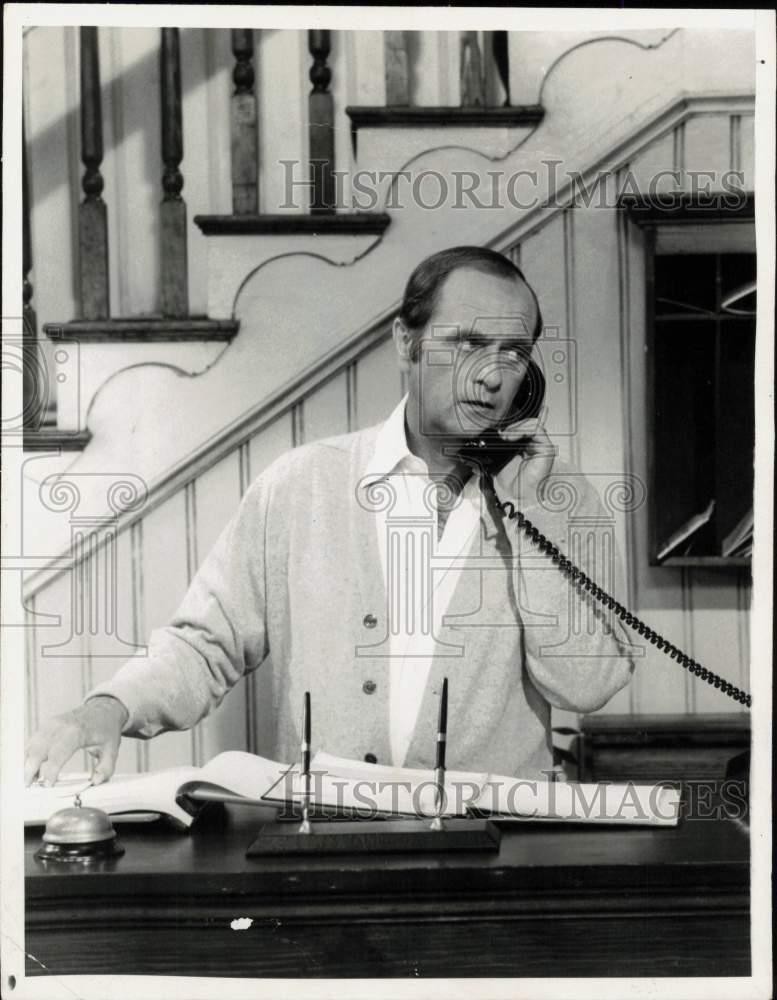 1996 Press Photo Bob Newhart stars in 