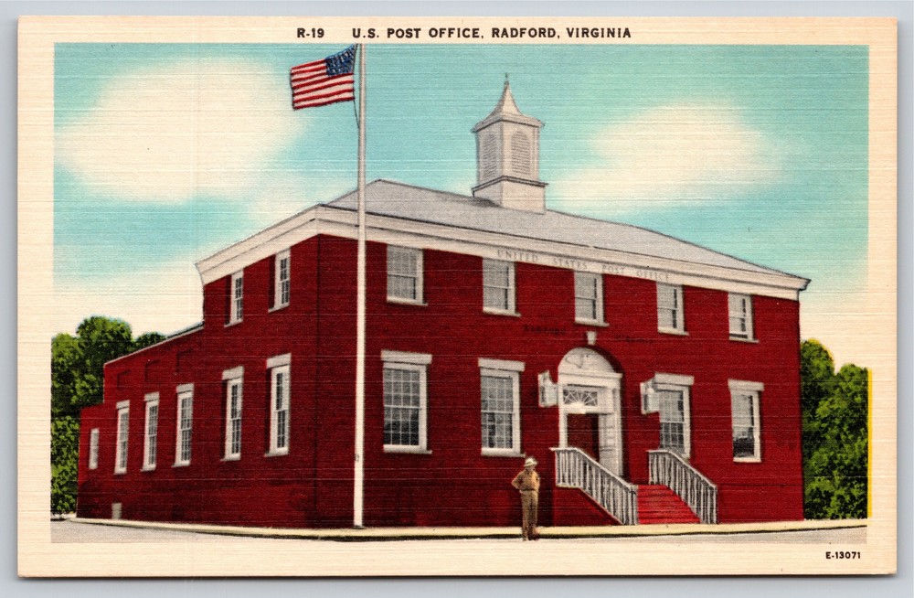 Radford Virginia~US Post Office Bldg Street View~US Flag~Vintage Linen Postcard