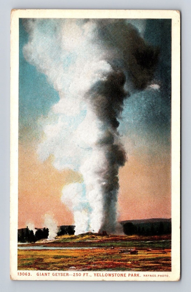 Yellowstone National Park-Giant Geyser, Antique Vintage Souvenir Postcard