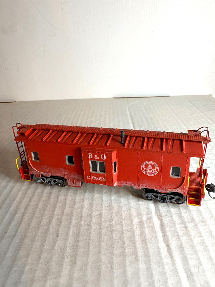 ATHEARN #????  B.& O. Bay Window Caboose #C2883 w/Kadees & Weathered  H.O. 1:87